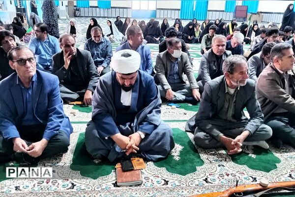 حضور پرشور فرهنگیان و دانش آموزان پیشتاز در نماز جمعه‌‌ بخش دیشموک