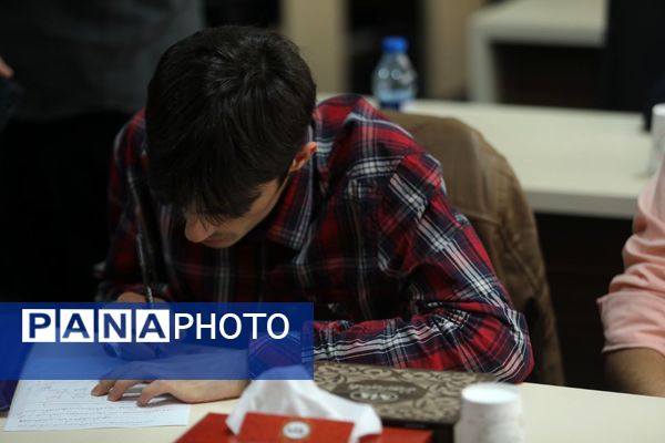 نشست صمیمی دانش‏‌آموز خبرنگاران و نمایندگان مجلس دانش‌آموزی آذربایجان شرقی با علی فلاحتکار