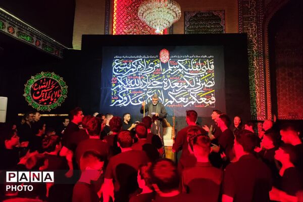  نوجوانان در سوگ حسین(ع) گریستند