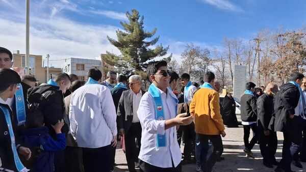 بدرقه دانش‌آموزان پسر عمره‌گذار کهگیلویه و بویراحمد 