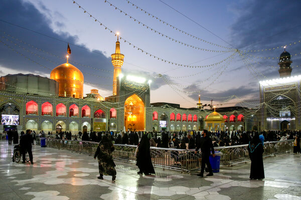 حال و هوای حرم مطهر رضوی در شب شهادت امام کاظم علیه السلام
