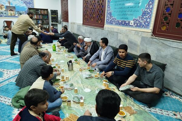 مراسم افطاری فرماندهان بسیج دانش‌آموزی و فرهنگیان در آموزش و پرورش ناحیه دو شهرری 