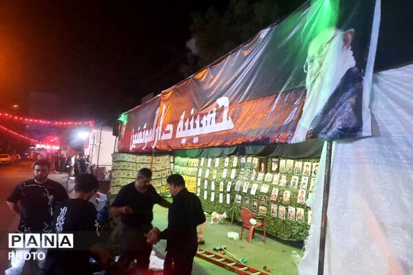 همدلی و وحدت مردم پشت صحنه حضور میلیونی در تشییع رهبر شهید 