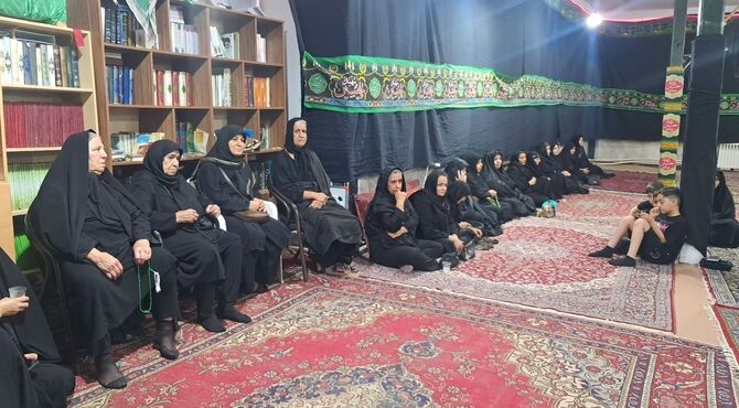 نهمین شب از مراسم عزاداری امام حسین همراه با هئیت زنجیر زنی در مسجد الغدیر