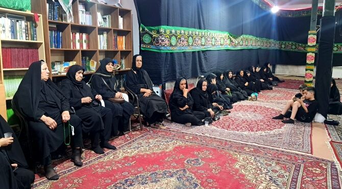 نهمین شب از مراسم عزاداری امام حسین همراه با هئیت زنجیر زنی در مسجد الغدیر