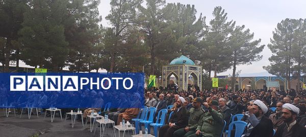  غبارروبی مزار شهدا در نیشابور 