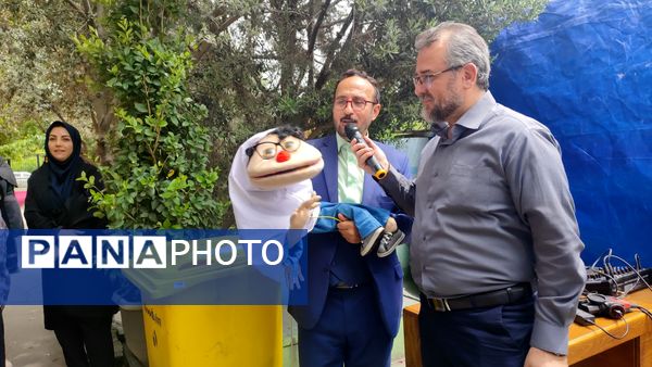 سومین نمایشگاه توانمندی‌های هنرجویان هنرستان منطقه ۲