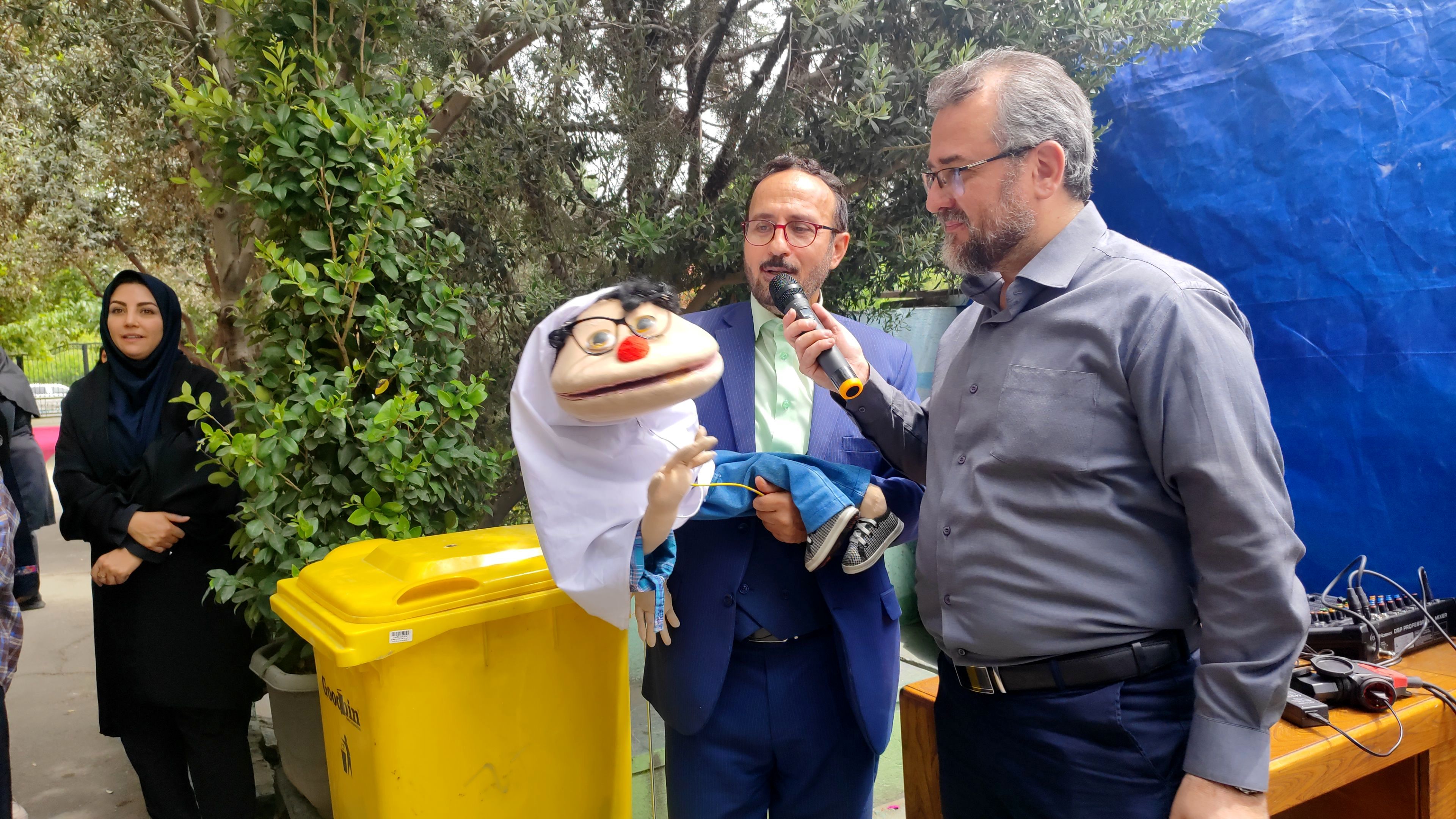 سومین نمایشگاه توانمندی‌های هنرجویان هنرستان منطقه ۲