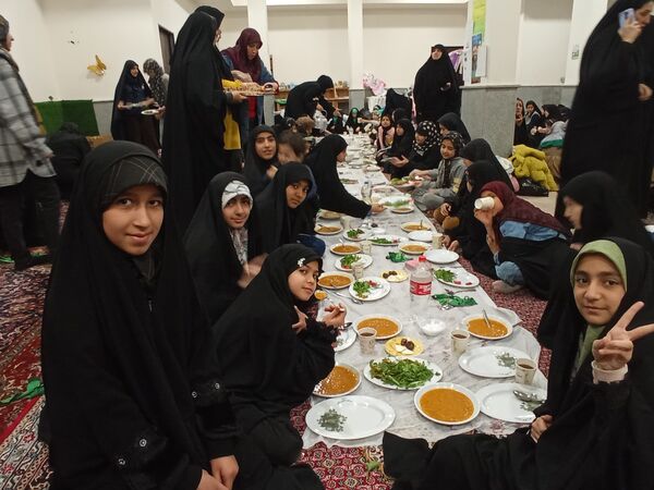 اعتکاف دانش‌آموزی ناحیه یک مشهد،فرصتی برای نزدیک‌تر شدن به خدا
