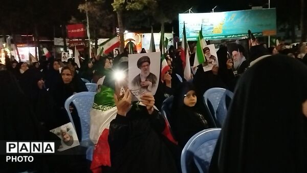اجتماع بیعت با رهبر معظم انقلاب اسلامی در امامزاده محروق 