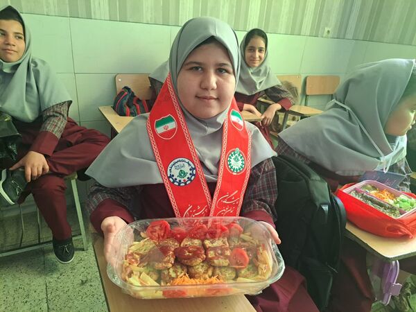 جشن روز جهانی تخم مرغ در دبستان دخترانه الزهرا یزد