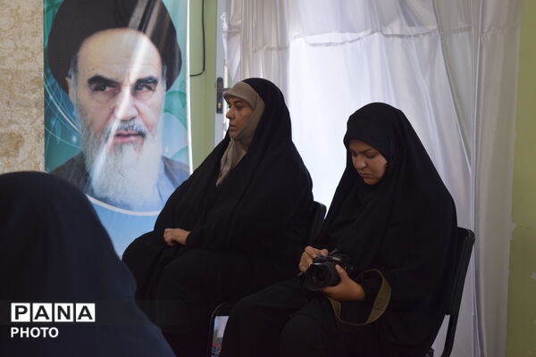 تبیین جایگاه حجاب در همایش بانوان فارسان