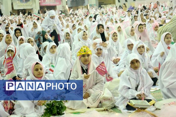 جشن تکلیف ۵۰۰۰ نفری دختران تبریز