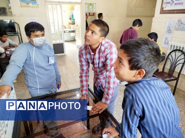 انتخابات شورای دانش‌آموزی در دبیرستان پسرانه متوسطه اول شهید اسکندری شهرستان کاشمر 