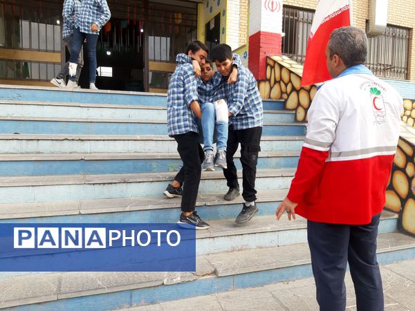 مانور زلزله و ایمنی در مدارس شهرستان ورامین 