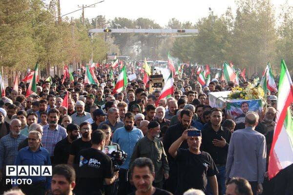 تشییع پیکر شهید محمدمهدی رضایی نصرآبادی در یزد
