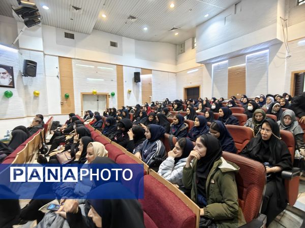 همایش «الگوسازی از زنان موفق»؛ ترسیم نقشه راه «الگوی سوم» در مسیر تعالی