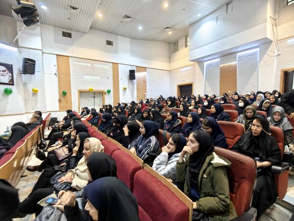 همایش «الگوسازی از زنان موفق»؛ ترسیم نقشه راه «الگوی سوم» در مسیر تعالی