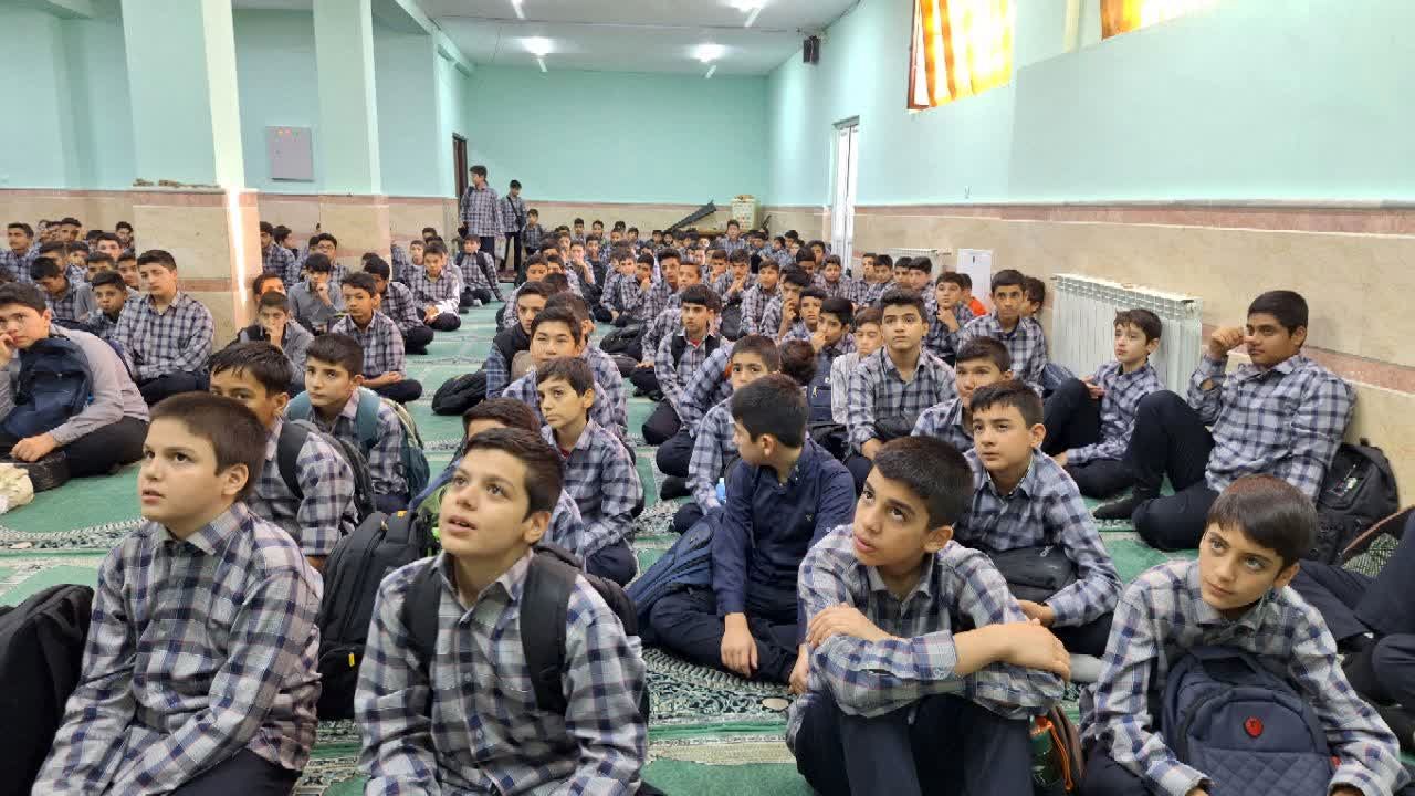 جشن سالروز میلاد امام حسن عسگری(ع) در دبیرستان شادیان