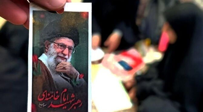 دانش‌آموزان انقلابی و مردم غیور، چون کوه استوار پای آرمان‌های انقلاب