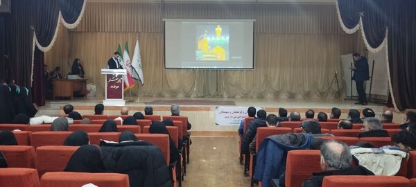 آیین تجلیل از نخبگان قرآنی و فرهنگی و هنری آموزش و پرورش مرند