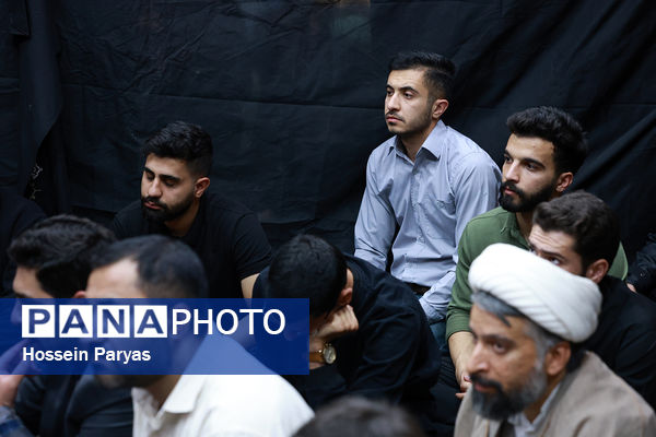 مراسم عزاداری شهادت خادم الرضا(ع) آیت‌الله سید ابراهیم رئیسی و همراهشان در مرکز آموزش عالی شهدای مکه