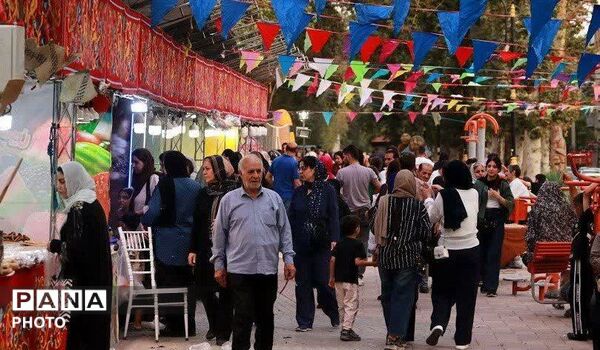 نمایشگاه آیینی و سنتی گذر مهربانی در محمدشهر کرج

