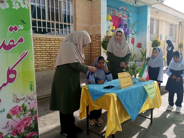جشن شکوفه‌های دبستان ناهیدنخودی نیشابور