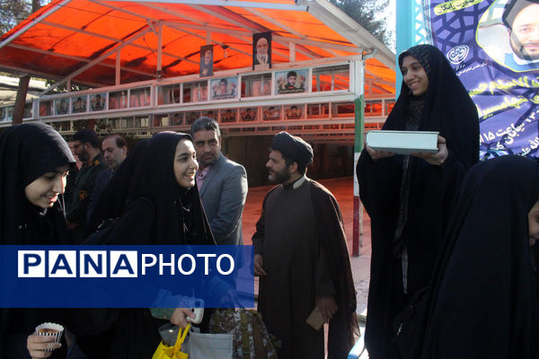 اعزام نخستین گروه از دختران دانش‌آموز ناحیه یک قم به اردوی راهیان نور