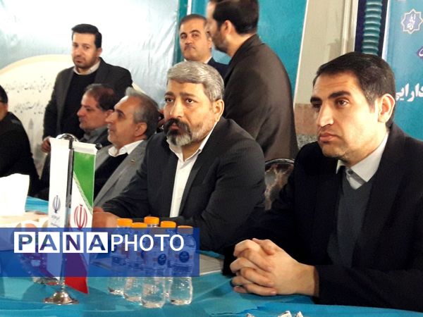 برگزاری میز خدمت برای رسیدگی سریع‌تر به درخواست‌های مردمی در همدان