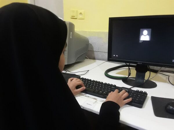 کلاس یادگیری کار با رایانه در کانون لقمان