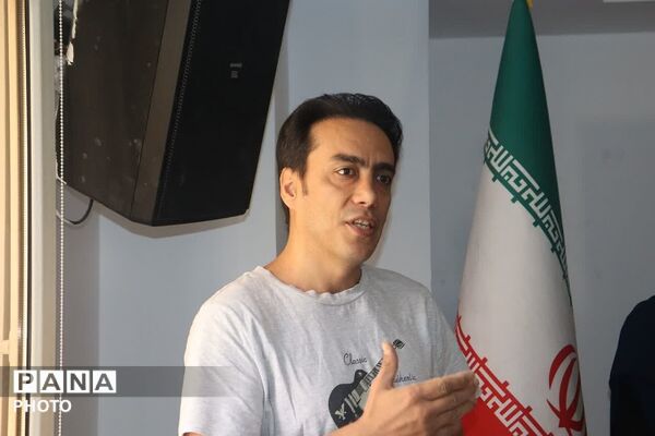 برپایی جلسه انجمن اولیا و مربیان در دبیرستان شهید بهشتی ناحیه دو شهرری 