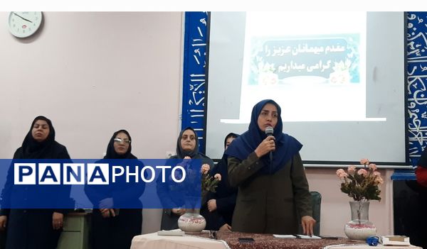  جلسه انجمن اولیا و مربیان در دبیرستان فرهنگیان ناحیه ۷مشهد 