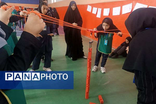 حضور دانش آموزان مدرسه ایثار در اردو توانمند سازی "برپا" در اردوگاه امام خمینی (ره)