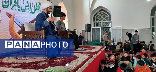  حس و حال معنوی دانش آموزان شرکت کننده در اعتکاف دانش آموزی مسجد مصلی طوقچی اصفهان