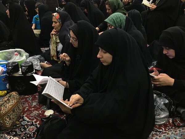 برپایی مراسم دعای عرفه در گلستان شهدای اصفهان