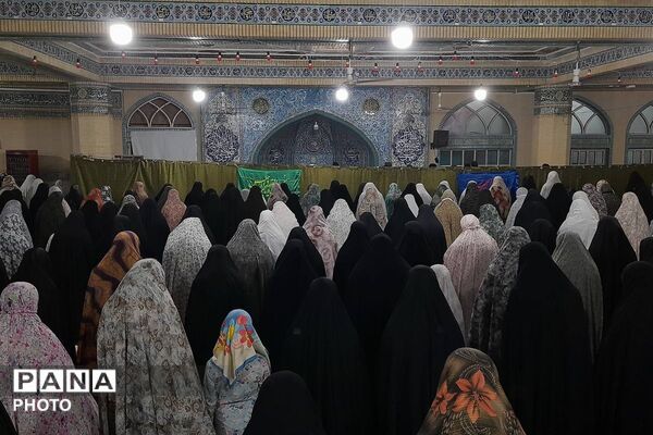 مصلی شهر میزبان اجتماع پرشور نمازگزاران شهرستان ورامین