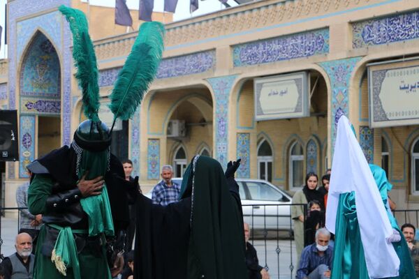 اجرای تئاتر گروه هنری موعود در آستان مقدس امامزاده بی‌بی‌سکینه صفادشت