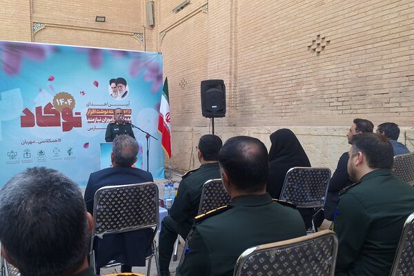 آیین اهدای ۲۵هزار بسته نوشت افزار به دانش‌آموزان نیازمند