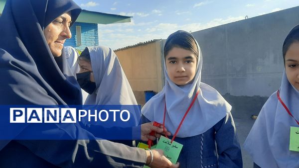 آیین افتتاحیه سفیران سلامت دبستان توحید کاشمر