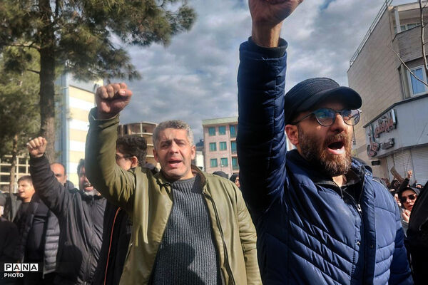 منتخب تصاویر سوگواری مردم سراسر کشور در غم فقدان رهبر شهید انقلاب