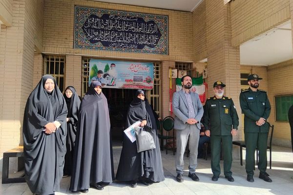 برگزاری جشن به مناسبت هفته دفاع مقدس و میلاد سیدالکریم در ناحیه یک شهرری 