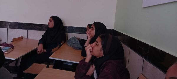 جلسه توجیهی معرفی تیپ های شخصیتی در دبیرستان مادرمهربان خلیل آباد
