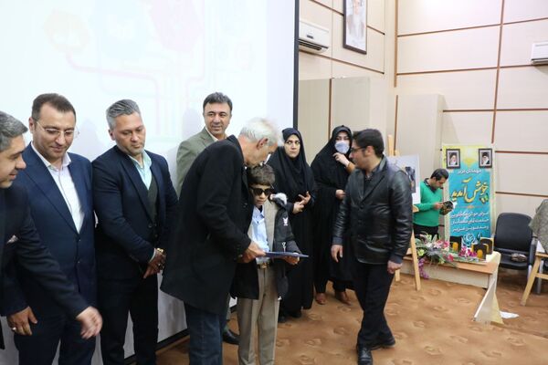 اختتامیه هفته پژوهش شهرداری نصیرشهر با رونمایی از کتاب «اردک دیوانه»  