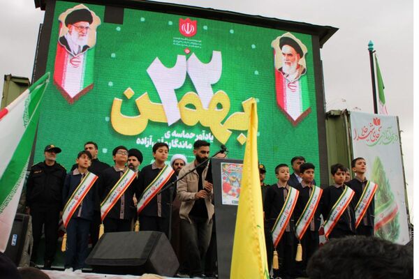 حضور گسترده اقشار مختلف مردم پردیس در راهپیمایی ۲۲ بهمن