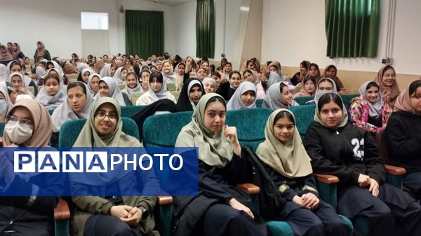 جشن ستارگان ویژه دانش آموزان برتر دبیرستان نورالهدی 