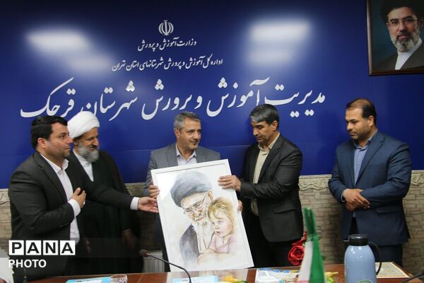 آیین تقدیر وتجلیل از ۱۸ معلم نمونه در شهرستان قرچک 