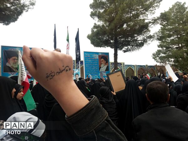 وداع با پیکر مطهر شهید فرشاد بنام در گلزار شهدا نیشابور 