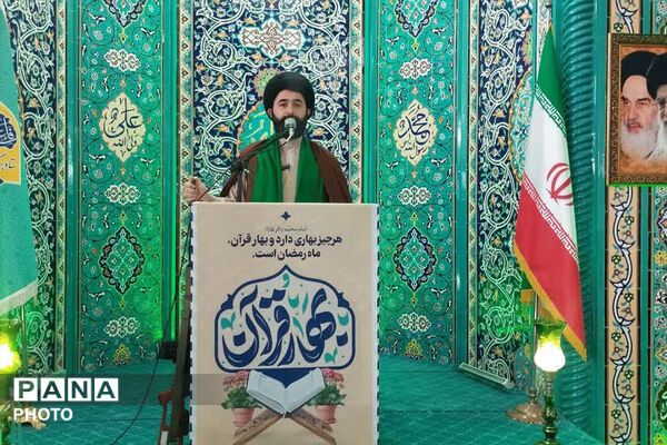 اقامه باشکوه نماز وحدت‌آفرین جمعه در فیروزکوه