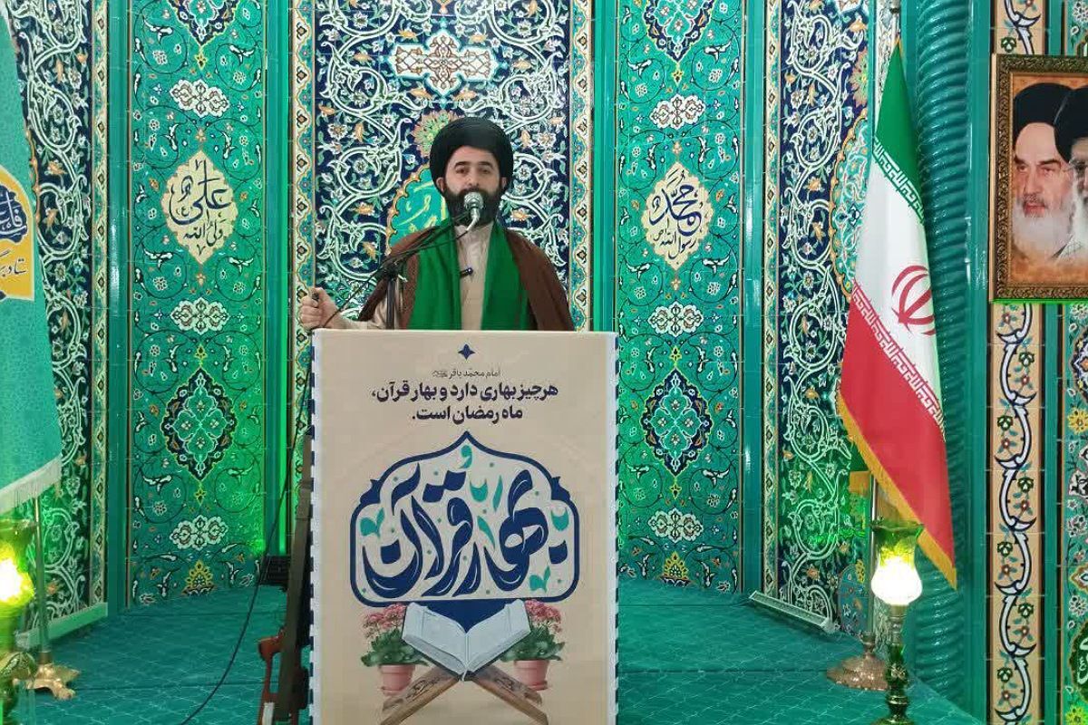 اقامه باشکوه نماز وحدت‌آفرین جمعه در فیروزکوه